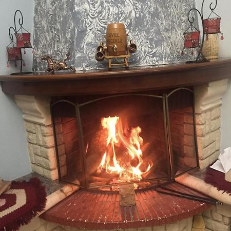 Vila Ridvani Корча Екстериор снимка