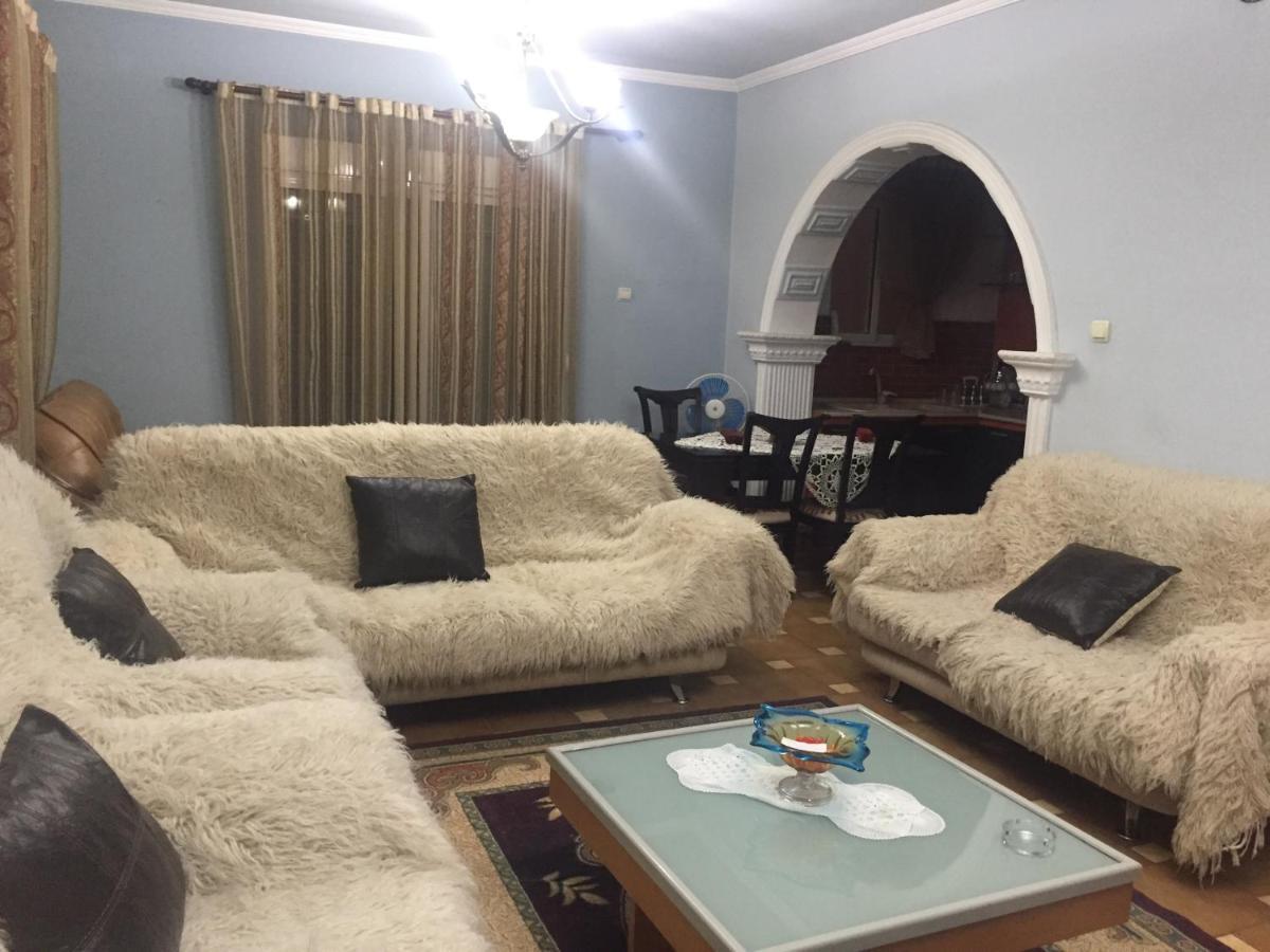 Vila Ridvani Корча Екстериор снимка