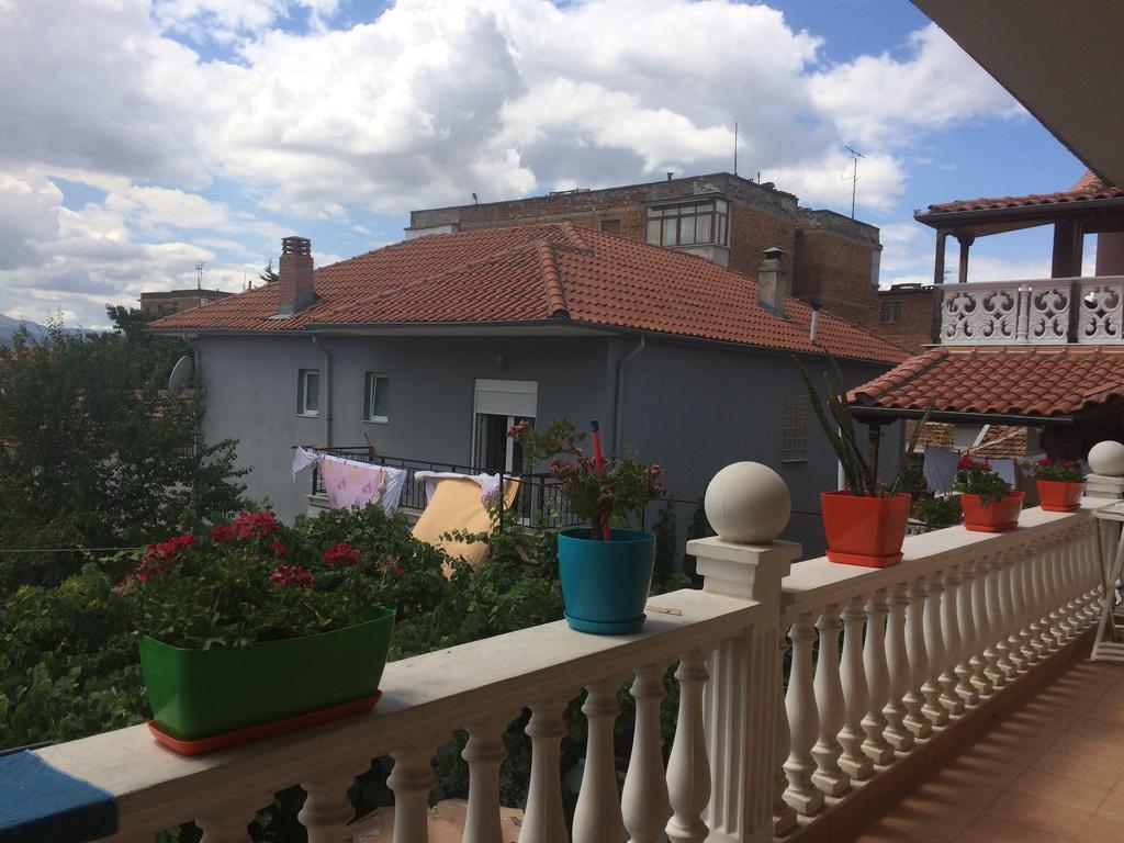 Vila Ridvani Корча Екстериор снимка