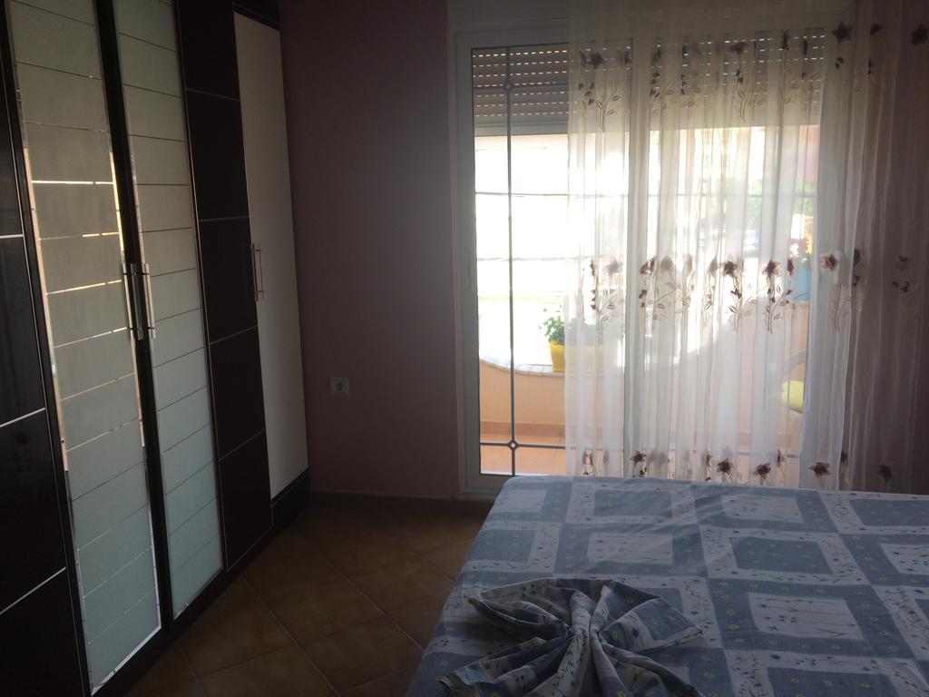 Vila Ridvani Корча Екстериор снимка