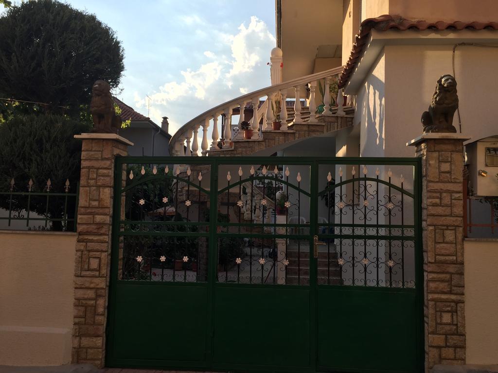 Vila Ridvani Корча Екстериор снимка