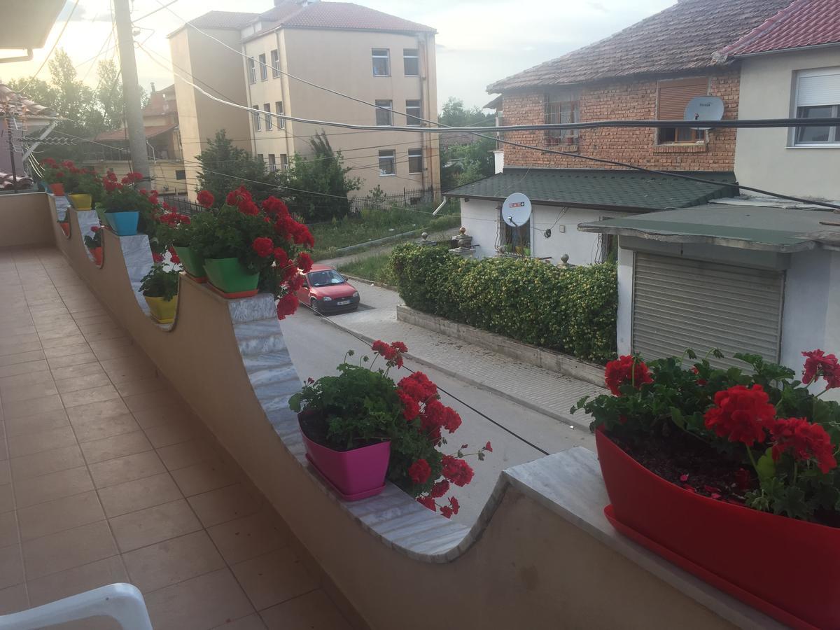 Vila Ridvani Корча Екстериор снимка